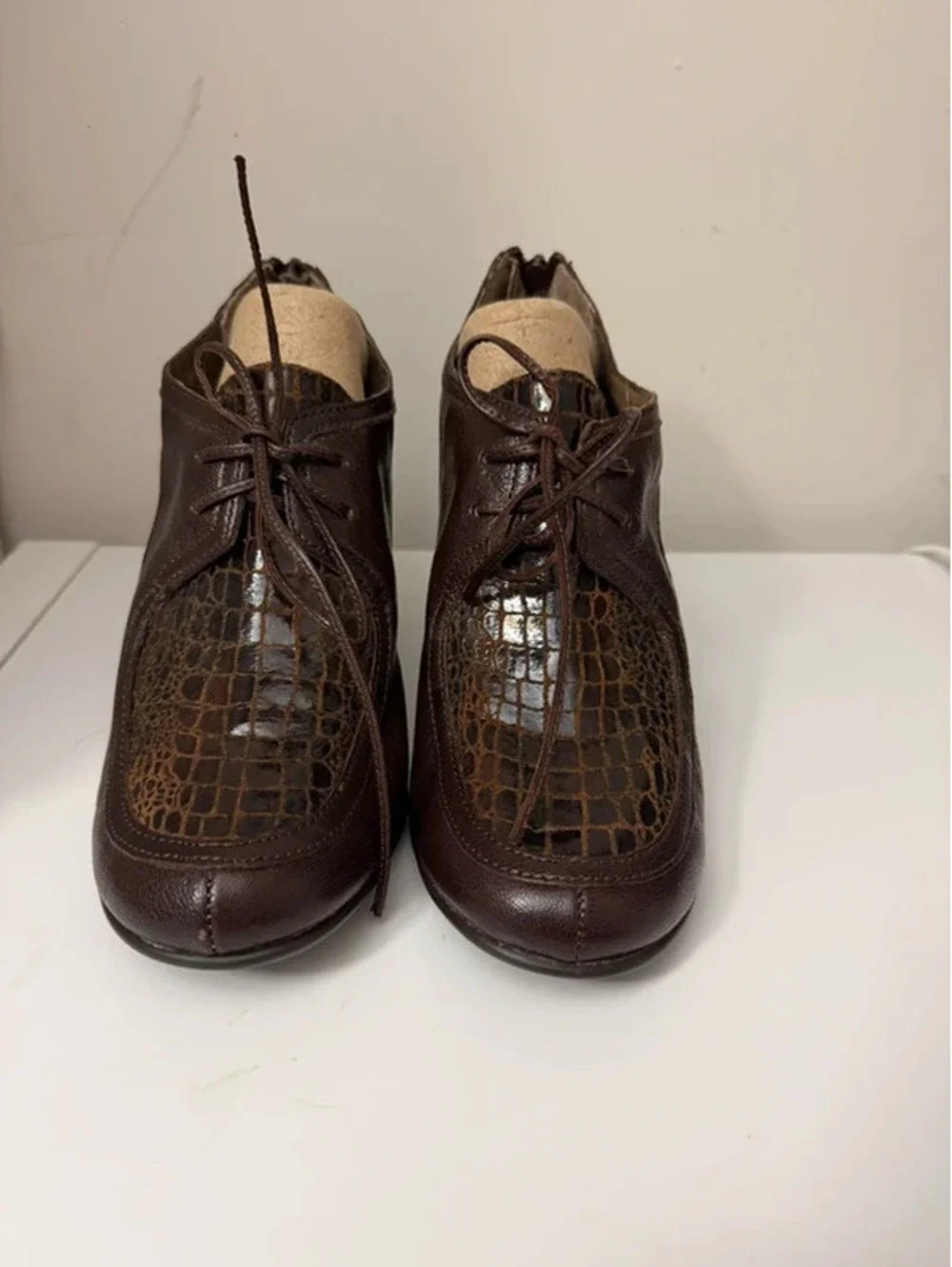 Aerosoles Brown Leather Croc Embossed Lace